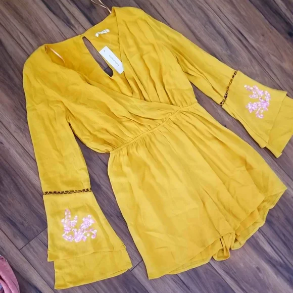 Francesca's NWT Romper - Picture 1 of 4